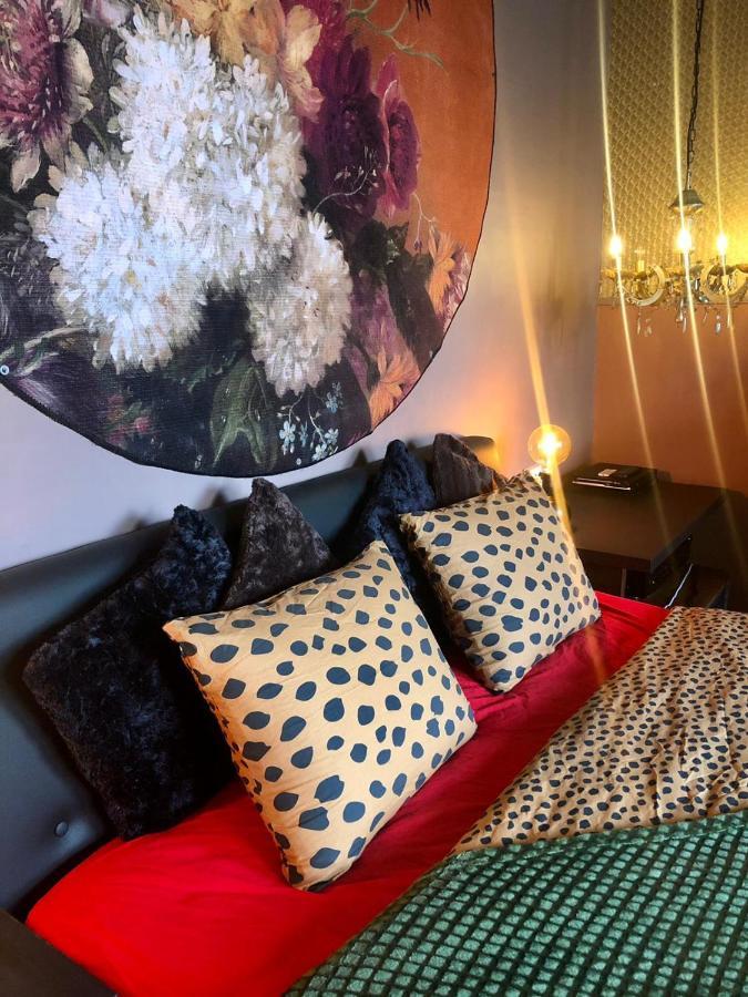 Slapen Bij Cafe De Concurrent Otel Vlissingen Dış mekan fotoğraf