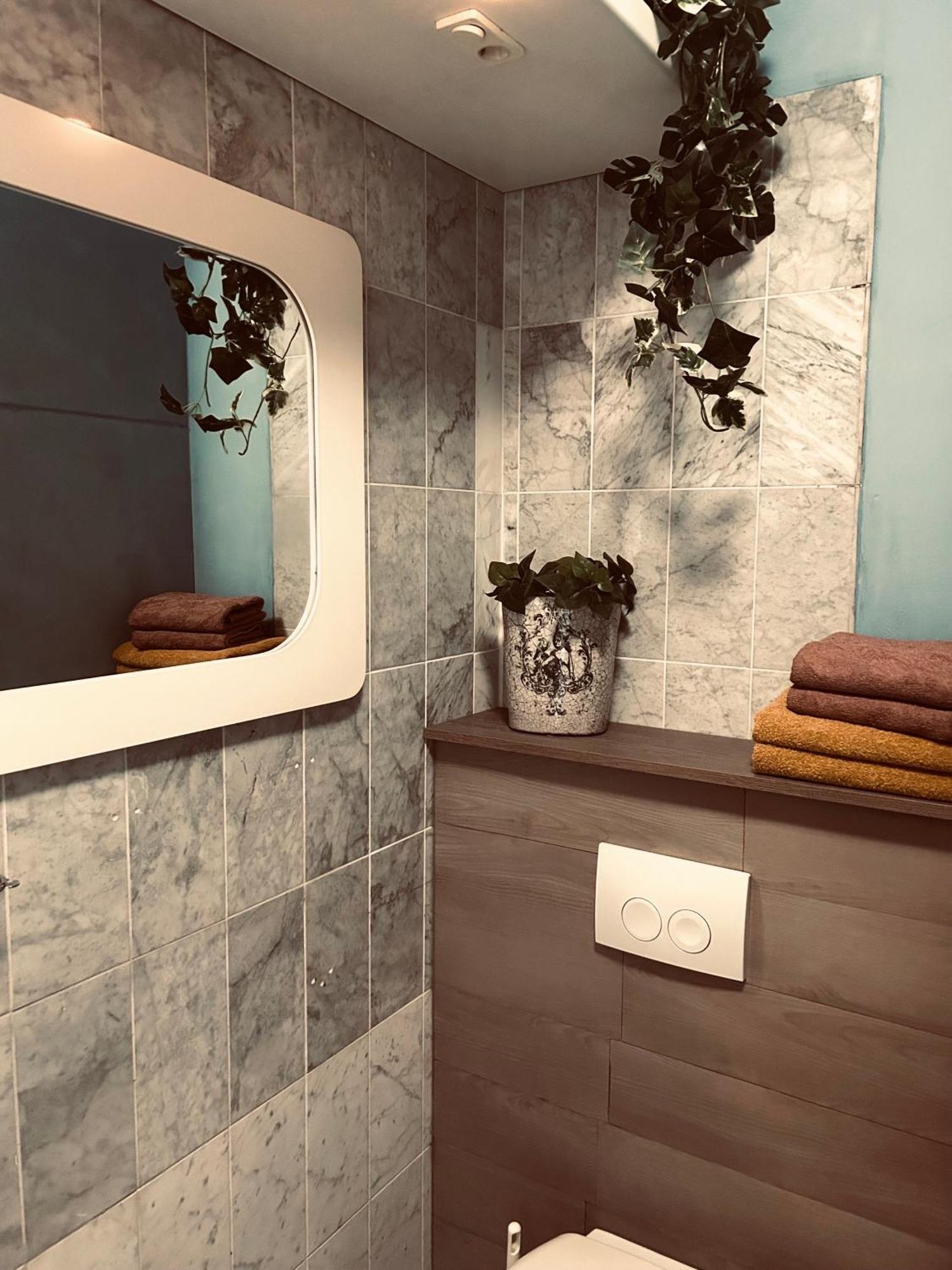 Slapen Bij Cafe De Concurrent Otel Vlissingen Dış mekan fotoğraf